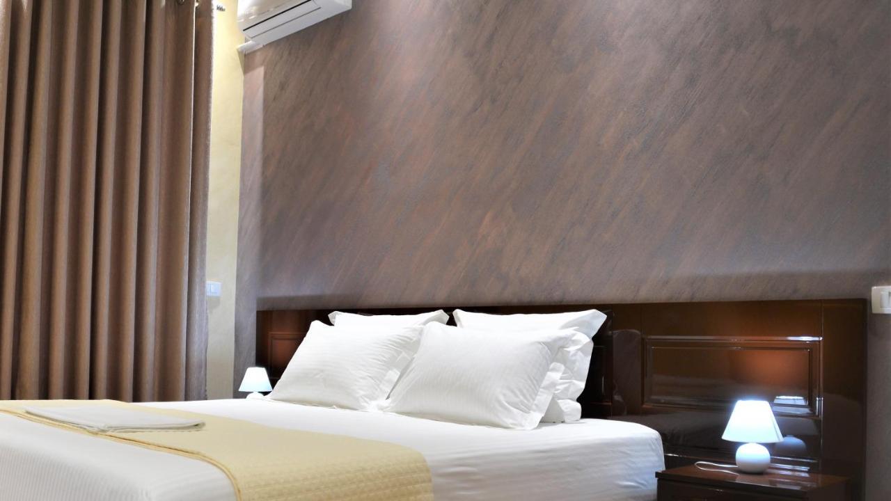 Comfort Apartments Fier Esterno foto